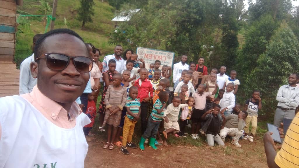 Read more about the article Les Jeunes de MJC en apostolat auprès des orphelins à Bukavu- Avril 2021.